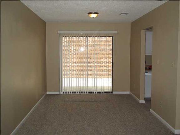 5th image of 215 Bent Arrow Dr