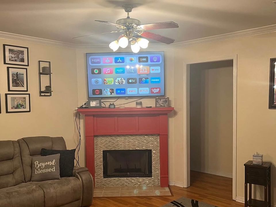 2nd image of 17092 W Willow Dr