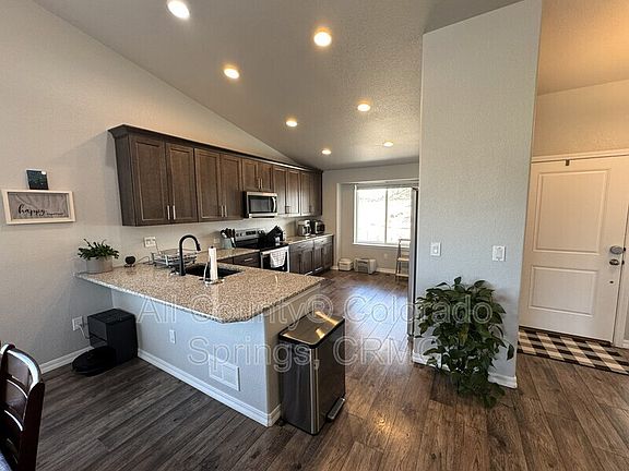 3rd image of 11086 Deer Feather Dr