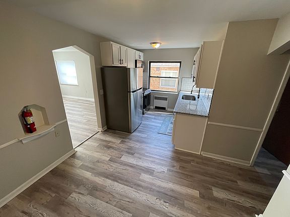 4th image of 3043 Glenmore Ave #3043G-1