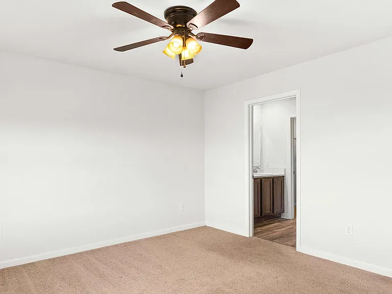 310 Kite Cir NE — Photo 10