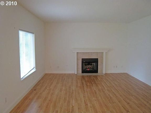 3rd image of 2701 SE Tumblestone Dr