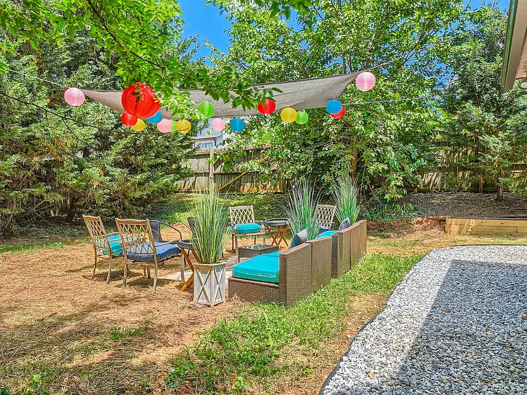 220 Bass St SE — Photo 15