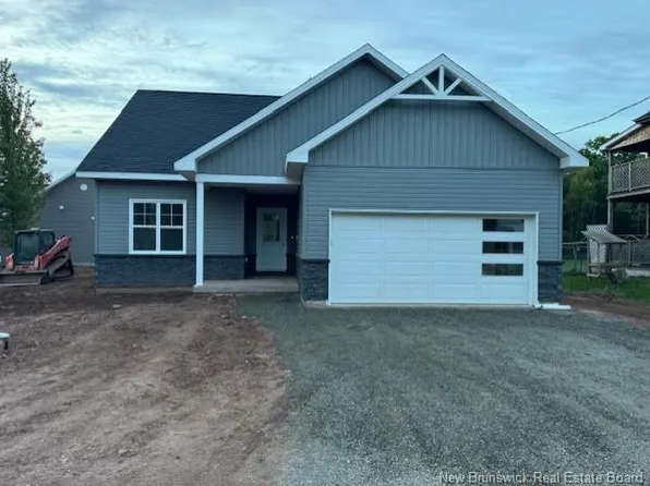 42 Connor St, Petitcodiac, NB E4Z 4G2