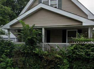 5139 Greenhurst Dr, Maple Heights, OH 44137