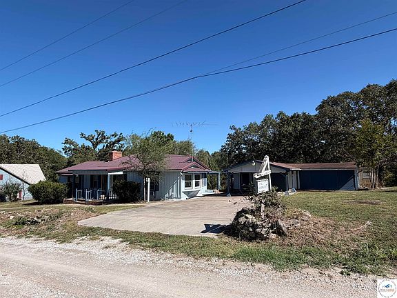 3rd image of 29376 Upton St