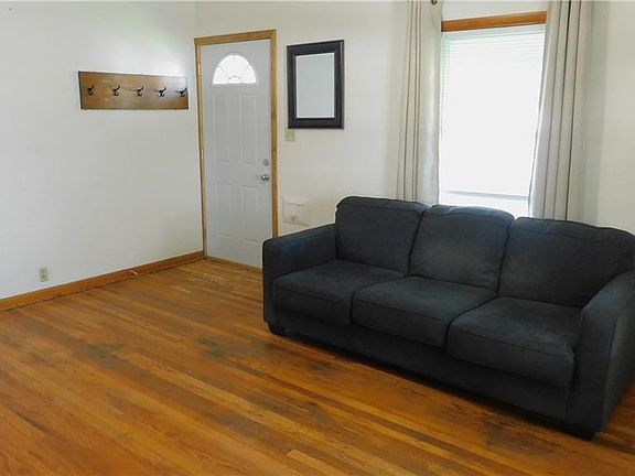 3rd image of 1033 Wayne Ave