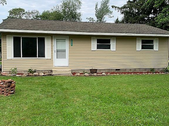 2nd image of 4985 Lakeborn Dr