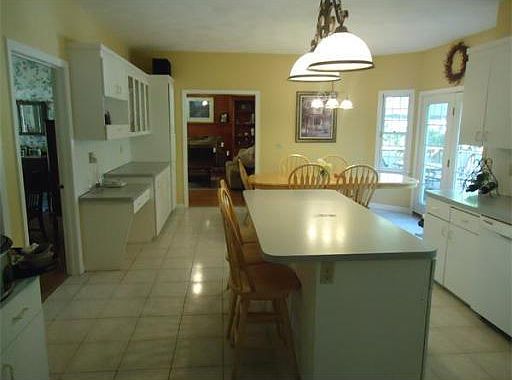 3rd image of 5 McKenzie Ln