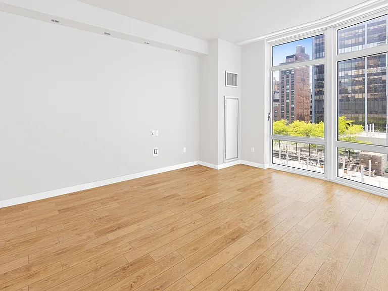 555 W 59th St #10B — Photo 6