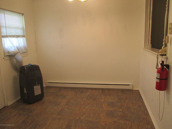 3rd image of 31C Cambridge Ct #1003