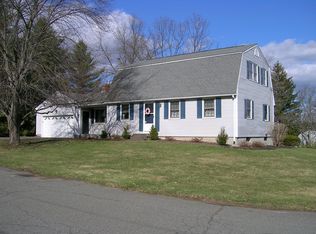 47 Chesterfield Dr, Amherst, MA 01002