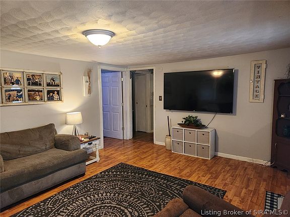5th image of 586 N Helm Street