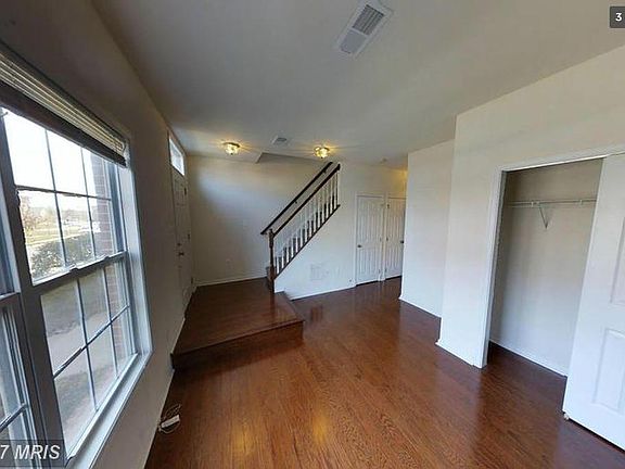 5th image of 23107 Sunbury St