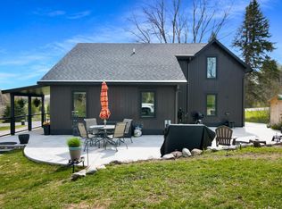 2768 S Center Hwy, Suttons Bay, MI 49682