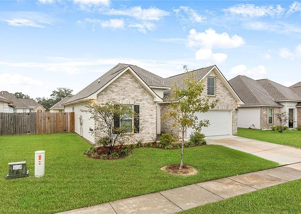 1st image of 39502 Parkfair Dr