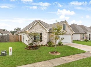 39502 Parkfair Dr, Gonzales, LA 70737