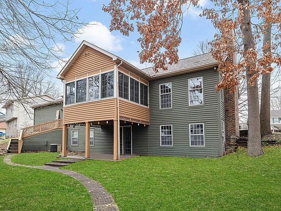 2nd image of 210 Hackberry Dr