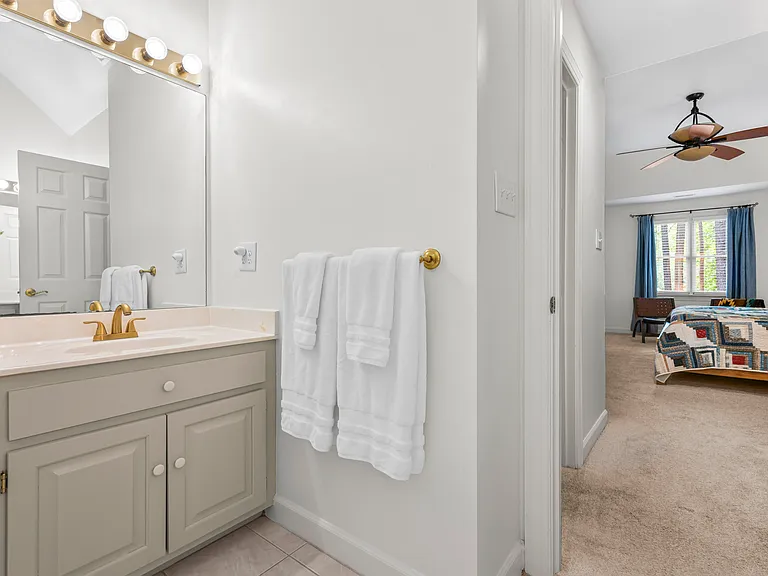 5808 Laurel Rock Ln — Photo 36