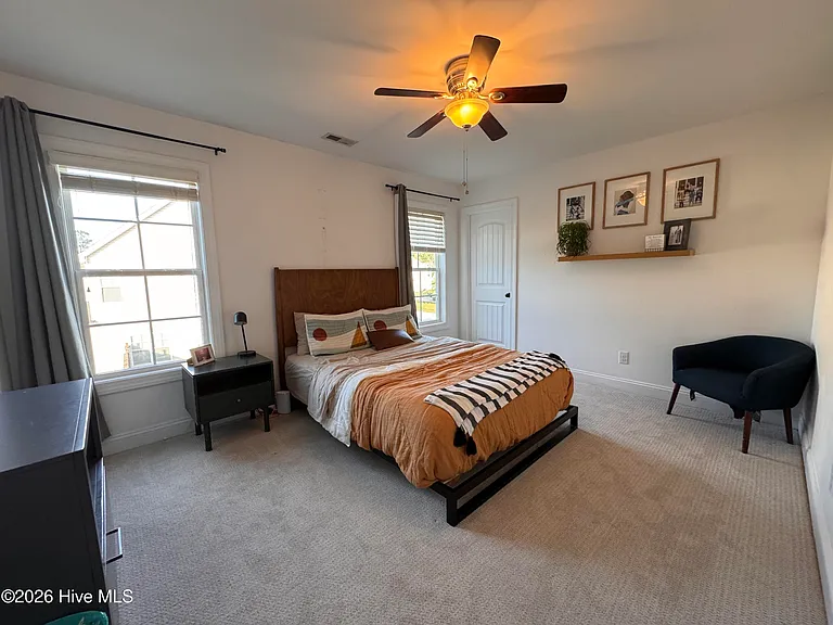 421 Wolfe Ln — Photo 16