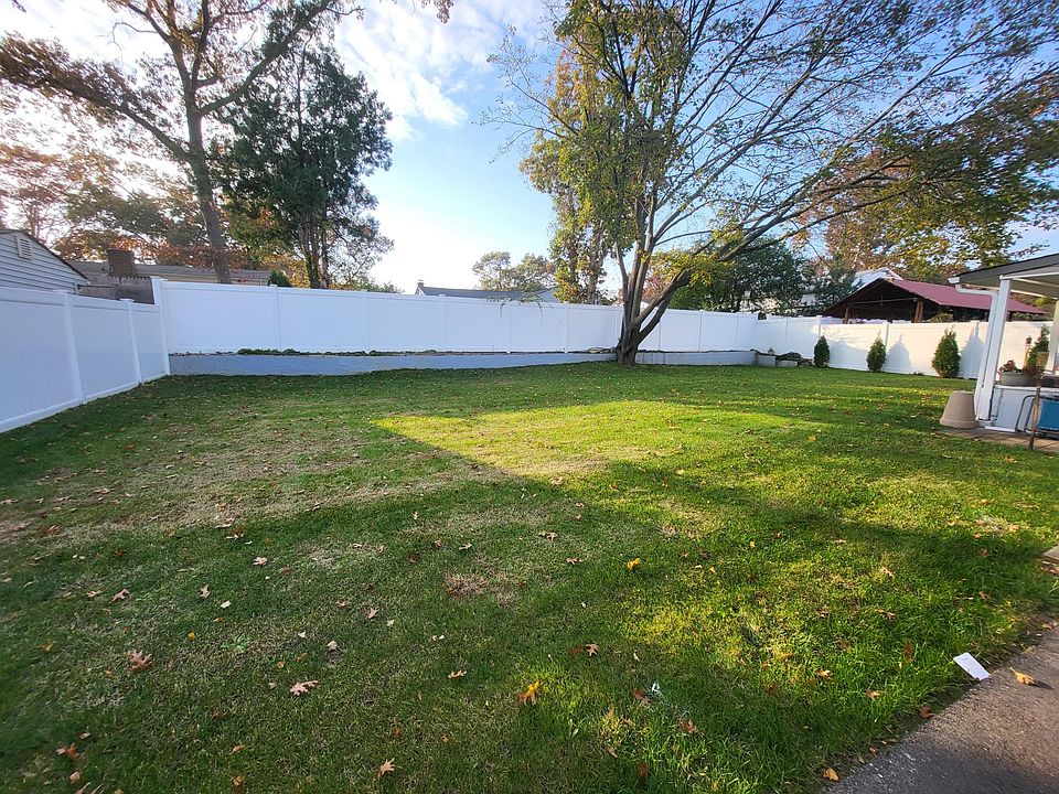 1st image of 208 Hilltop Dr