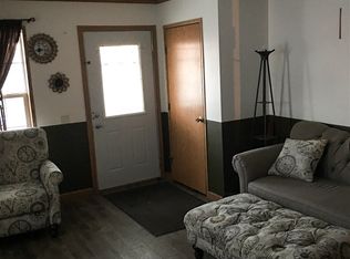 150 Saint Croix Dr, Waterloo, IA 50703