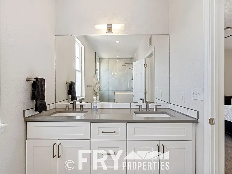 16108 E Geddes Dr — Photo 13