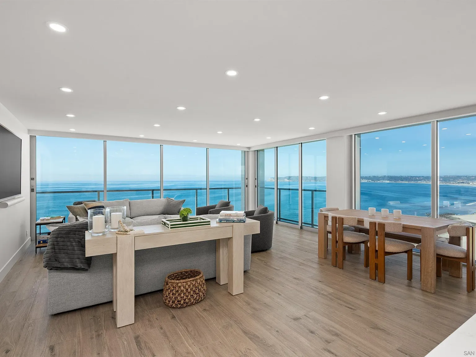 Coronado Shores — Photo 3