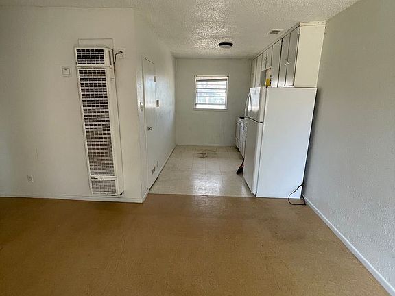 2nd image of 700 E Park St #12