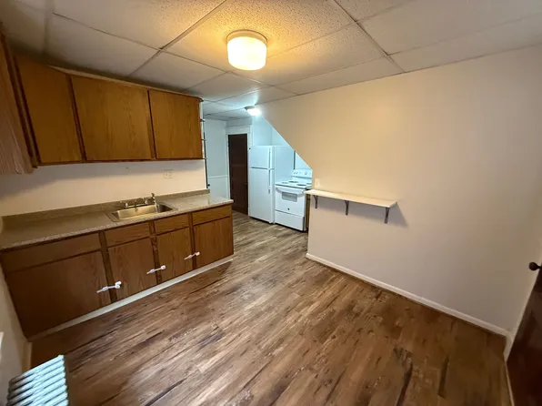 One Broderick Street Apartments, 1-3 Broderick St #2R, Easthampton, MA 01027