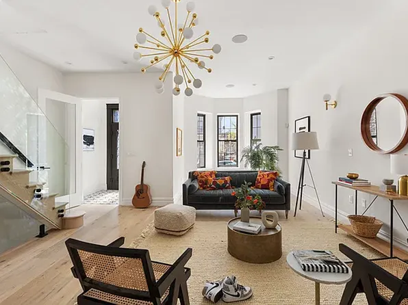 319 Hawthorne St, Brooklyn, NY 11225