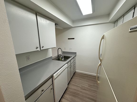 5th image of 3414 S Grand Blvd #17805190