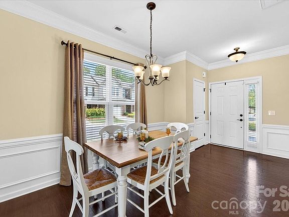 5th image of 6453 Silver Star Ln