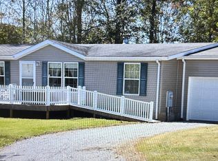 1020 Neeley Rd, Burkesville, KY 42717