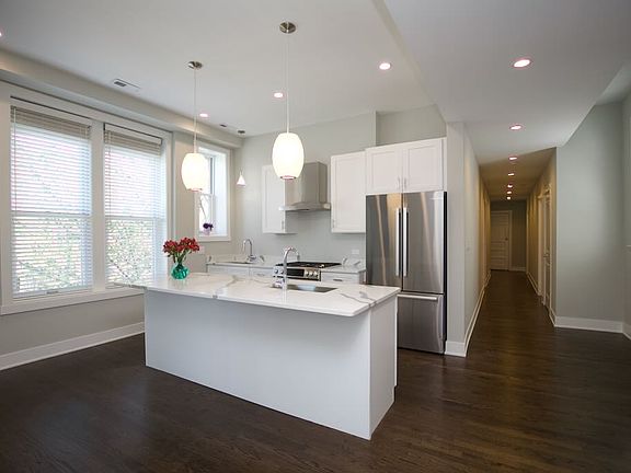 2nd image of 3559 N Ashland Ave APT 3