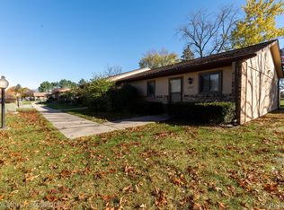 2241 N Milford Rd, Highland, MI 48357