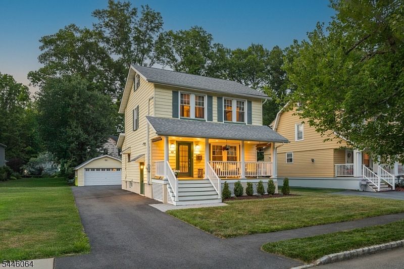 1st image of 20 Lincoln Ave