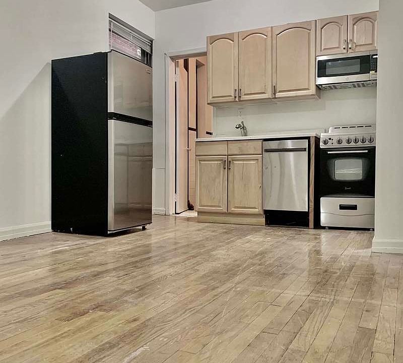 1st image of 316 E 49th St #2FC