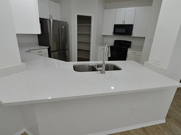 3rd image of 2345 Murphy Ct