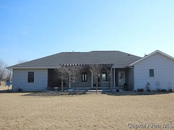 839 Fraase Rd, New Berlin, IL 62670