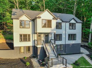 90 Chestnut St, Morristown Town, NJ 07960
