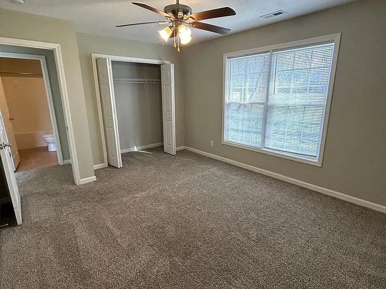 Ravina Apartments — Photo 12