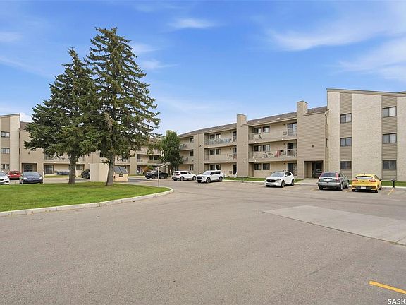 3rd image of UNIT 308-203 Tait PLACE