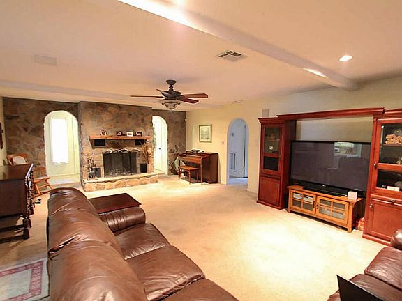 5th image of 16823 Cimmaron Dr