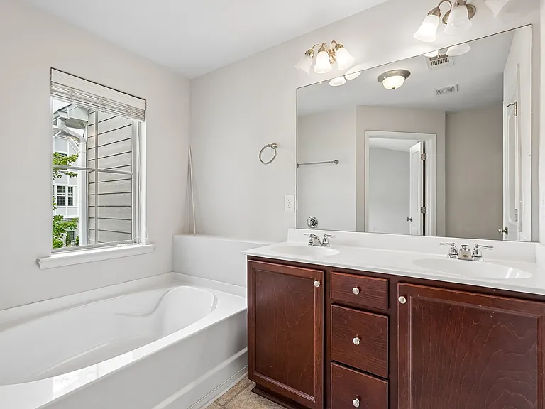 5860 Vinyard Ln — Photo 23