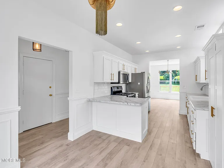 19 Longbrook Ln — Photo 10