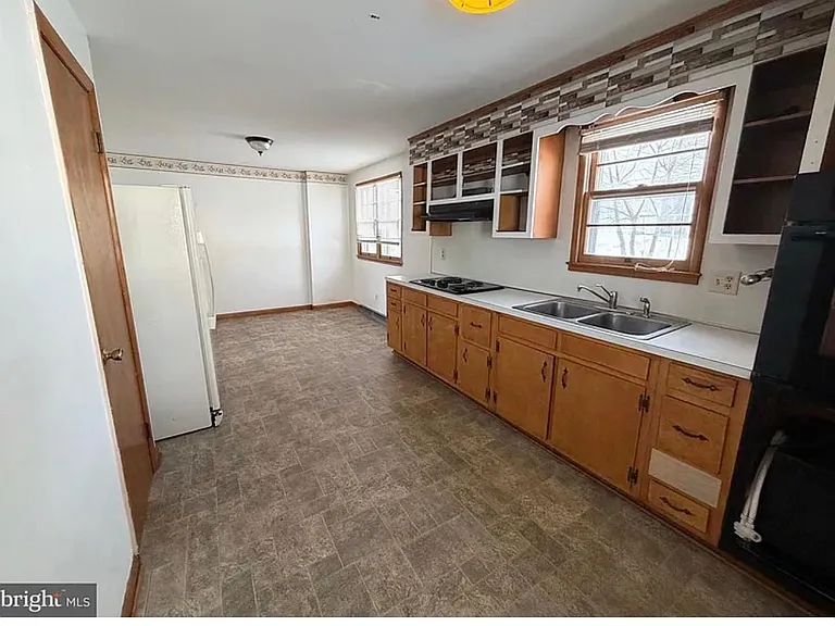 631 Hollywell Ave — Photo 11