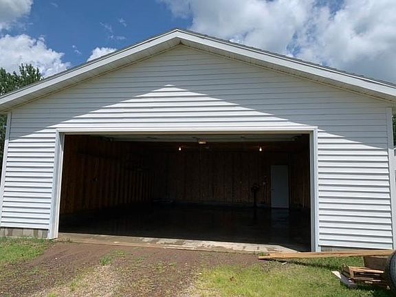 5th image of 2528 Plum St