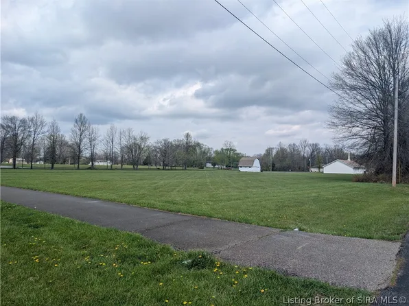  Moonglo Road, Scottsburg, IN 47170
