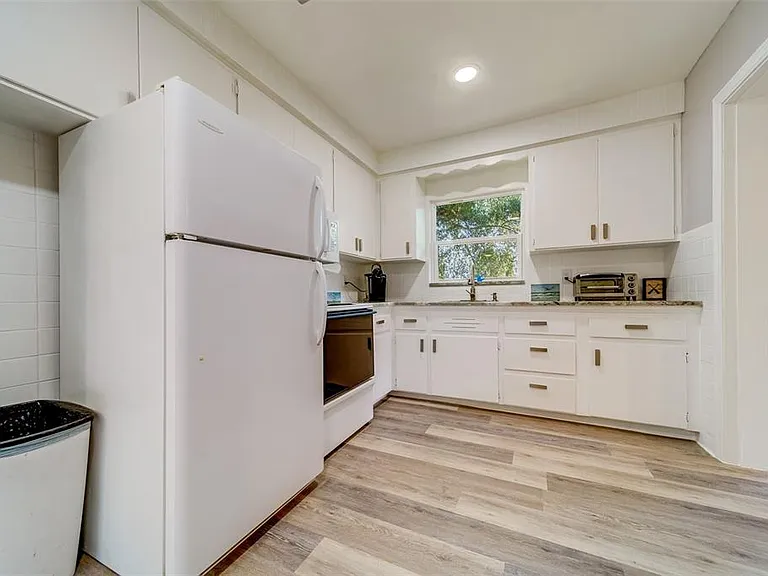 10802 Mohawk Rd — Photo 6